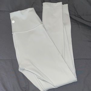 Lululemon double lined white leggings size 2/4, 25”